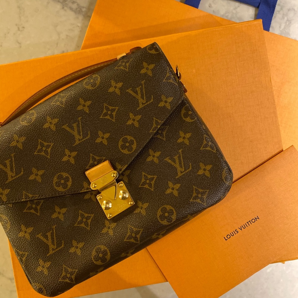 Louis Vuitton Pochette Métis